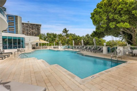 Condominio en venta en Miami, Florida, 3 dormitorios, 241.55 m2 № 1862894 - foto 12