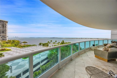 Condominio en venta en Miami, Florida, 3 dormitorios, 241.55 m2 № 1862894 - foto 13