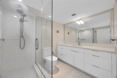 Condominio en venta en Miami, Florida, 3 dormitorios, 241.55 m2 № 1862894 - foto 4