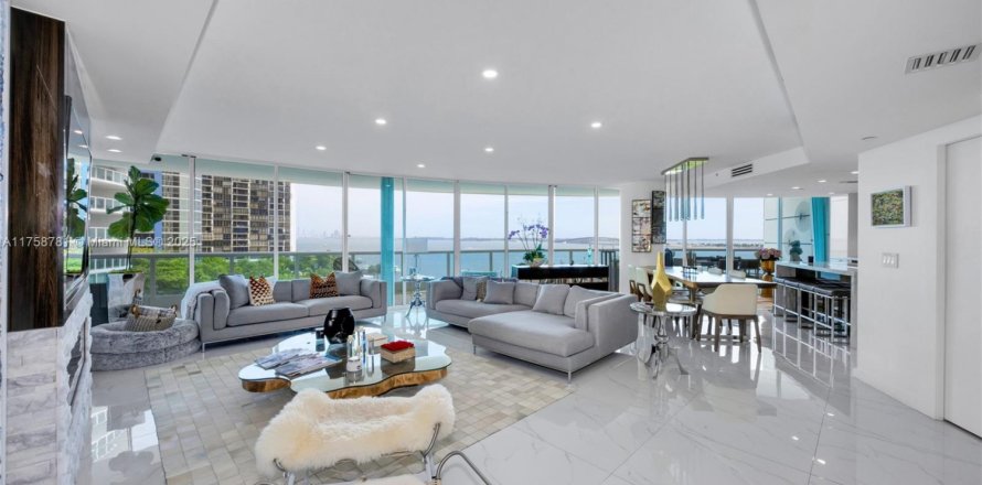 Condo in Miami, Florida, 3 bedrooms № 1862894