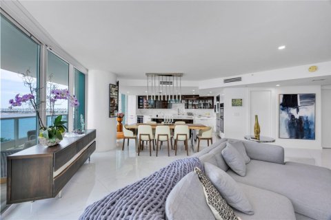 Condominio en venta en Miami, Florida, 3 dormitorios, 241.55 m2 № 1862894 - foto 22