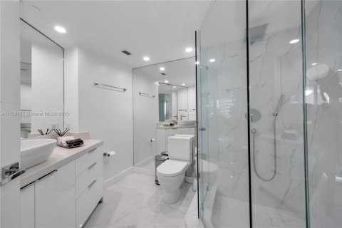 Condominio en venta en Miami, Florida, 3 dormitorios, 241.55 m2 № 1862894 - foto 5