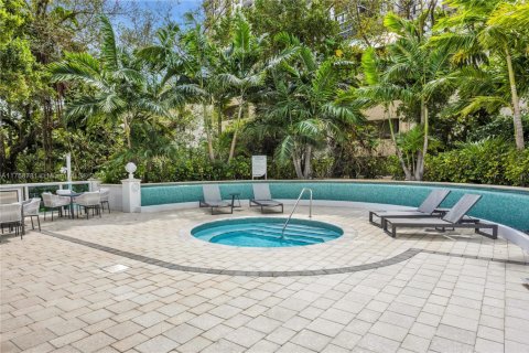 Condominio en venta en Miami, Florida, 3 dormitorios, 241.55 m2 № 1862894 - foto 11
