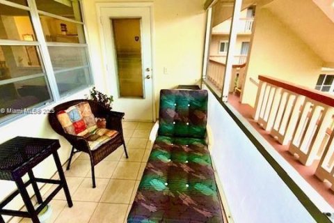Condo in Hollywood, Florida, 1 bedroom  № 1895741 - photo 7