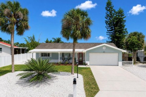 House in Apollo Beach, Florida 3 bedrooms, 168.15 sq.m. № 2196065
