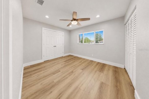 House in Apollo Beach, Florida 3 bedrooms, 168.15 sq.m. № 2196065 - photo 30