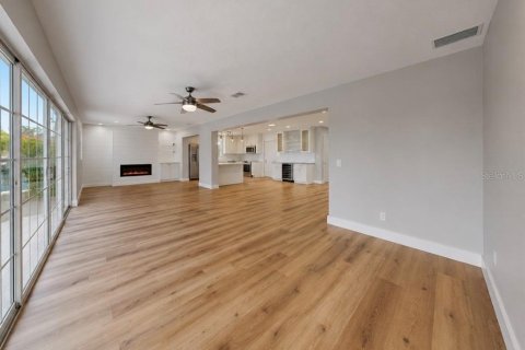 House in Apollo Beach, Florida 3 bedrooms, 168.15 sq.m. № 2196065 - photo 25