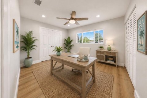 House in Apollo Beach, Florida 3 bedrooms, 168.15 sq.m. № 2196065 - photo 29