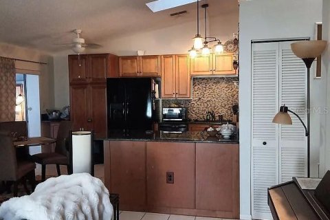 Condo in Sarasota, Florida, 2 bedrooms  № 2098797 - photo 7