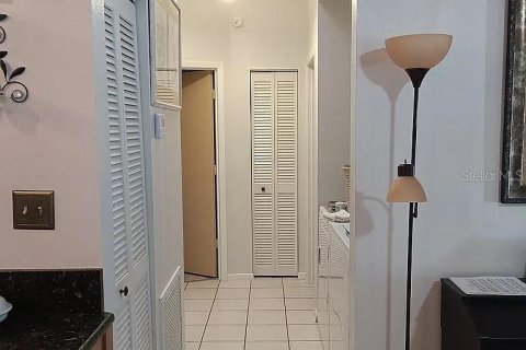 Condo in Sarasota, Florida, 2 bedrooms  № 2098797 - photo 10