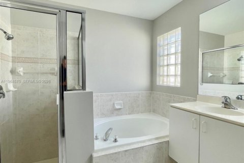 Villa ou maison à louer à Davie, Floride: 4 chambres, 180.97 m2 № 2026967 - photo 15