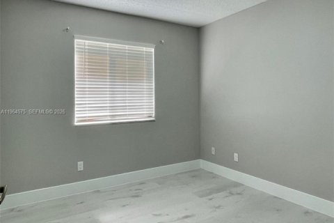 Villa ou maison à louer à Davie, Floride: 4 chambres, 180.97 m2 № 2026967 - photo 12