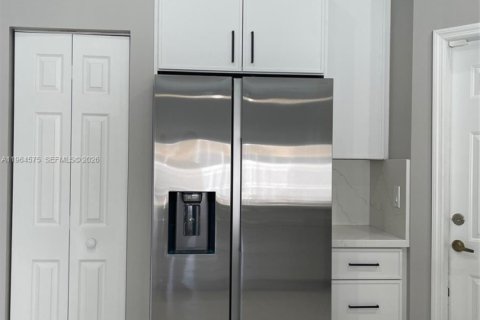 Villa ou maison à louer à Davie, Floride: 4 chambres, 180.97 m2 № 2026967 - photo 6