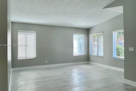 Villa ou maison à louer à Davie, Floride: 4 chambres, 180.97 m2 № 2026967 - photo 8