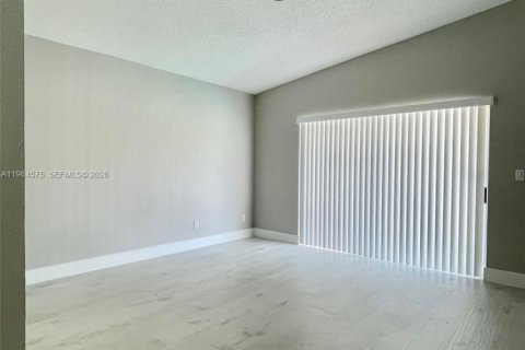 Villa ou maison à louer à Davie, Floride: 4 chambres, 180.97 m2 № 2026967 - photo 14