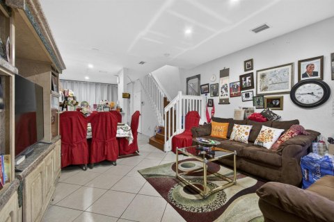 Touwnhouse à vendre à Riviera Beach, Floride: 3 chambres, 123.93 m2 № 2243486 - photo 4