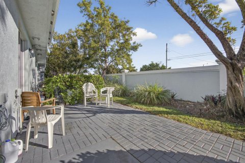 Touwnhouse à vendre à Riviera Beach, Floride: 3 chambres, 123.93 m2 № 2243486 - photo 27