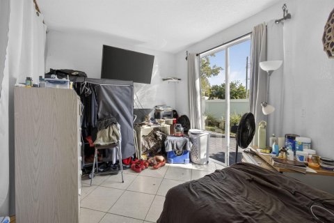 Touwnhouse à vendre à Riviera Beach, Floride: 3 chambres, 123.93 m2 № 2243486 - photo 15