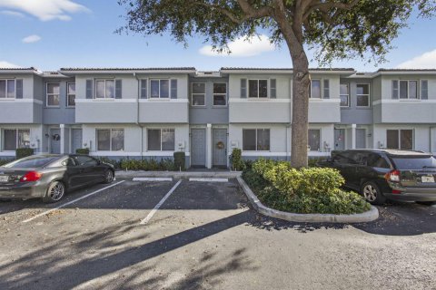 Townhouse in Riviera Beach, Florida 3 bedrooms, 123.93 sq.m. № 2243486