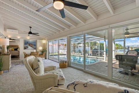 House in Englewood, Florida 3 bedrooms, 166.67 sq.m. № 1757406 - photo 21