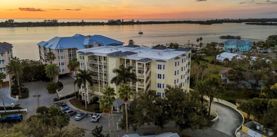Condominio en Osprey, Florida, 2 dormitorios  № 2429544