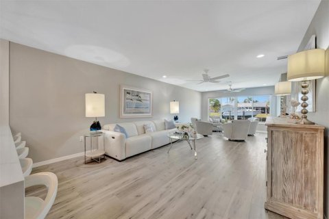 Condominio en venta en Bradenton, Florida, 2 dormitorios, 100.15 m2 № 1760492 - foto 13