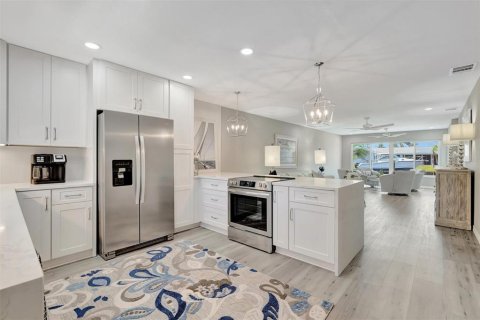 Condominio en venta en Bradenton, Florida, 2 dormitorios, 100.15 m2 № 1760492 - foto 5