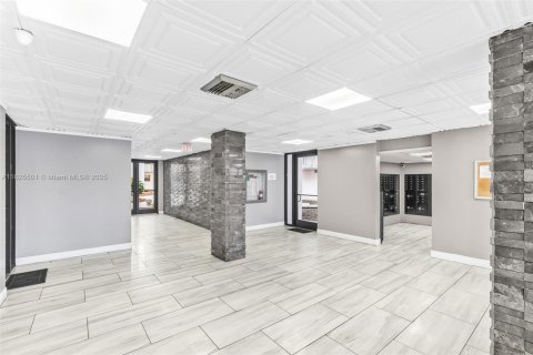 Condominio en venta en Miami, Florida, 1 dormitorio, 78.04 m2 № 2077324 - foto 4