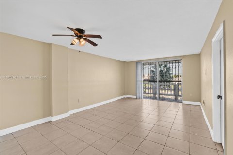 Condominio en venta en Miami, Florida, 1 dormitorio, 78.04 m2 № 2077324 - foto 7