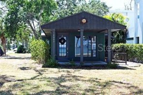 Casa en alquiler en Tampa, Florida, 2 dormitorios, 88.26 m2 № 1878065 - foto 2