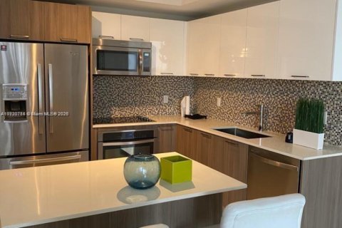 Купить кондоминиум в Дорал, Флорида 1 спальня, 64.85м2, № 1695158 - фото 11