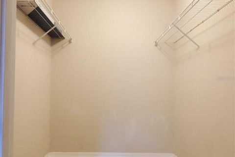 Condo in Gainesville, Florida, 1 bedroom  № 1789847 - photo 11