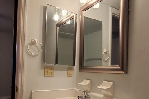 Condo in Gainesville, Florida, 1 bedroom  № 1789847 - photo 13