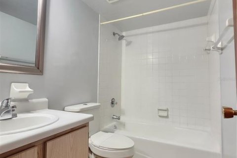 Condo in Gainesville, Florida, 1 bedroom  № 1789847 - photo 12