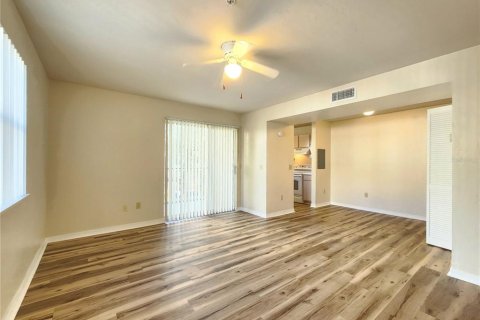 Condo in Gainesville, Florida, 1 bedroom  № 1789847 - photo 2