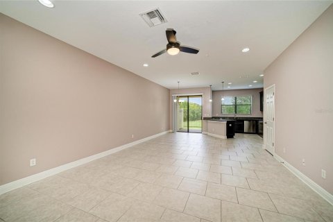 Townhouse in Bradenton, Florida 3 bedrooms, 177.26 sq.m. № 2226217 - photo 5