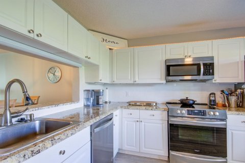 Condo in Lake Worth, Florida, 3 bedrooms  № 2085975 - photo 4