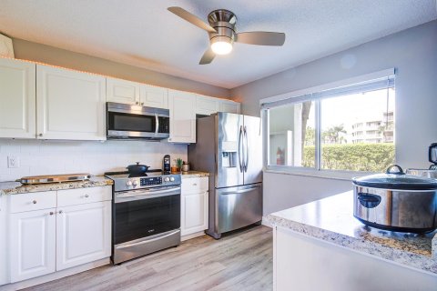 Condo in Lake Worth, Florida, 3 bedrooms  № 2085975 - photo 2