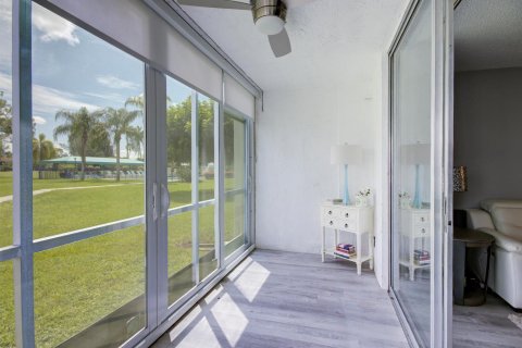 Condo in Lake Worth, Florida, 3 bedrooms  № 2085975 - photo 9
