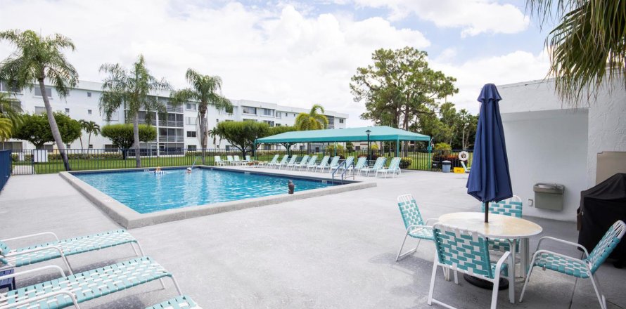 Condo in Lake Worth, Florida, 3 bedrooms  № 2085975
