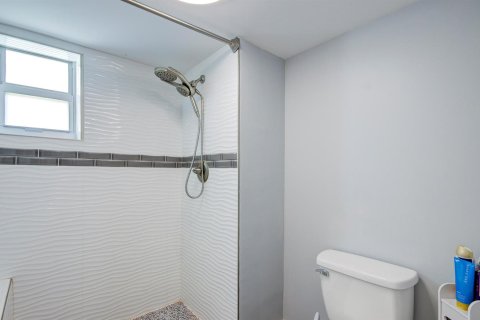 Condo in Lake Worth, Florida, 3 bedrooms  № 2085975 - photo 14