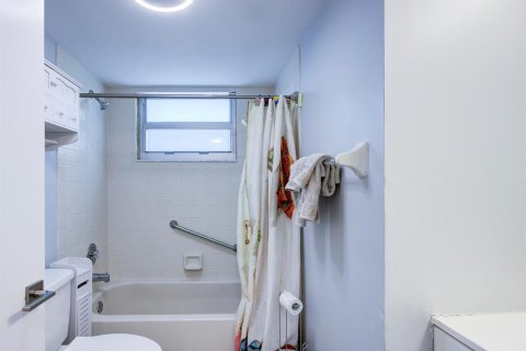 Condo in Lake Worth, Florida, 3 bedrooms  № 2085975 - photo 20