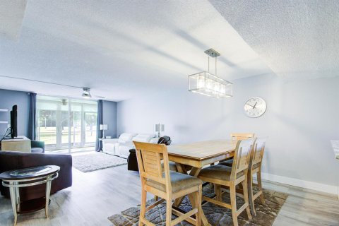 Condo in Lake Worth, Florida, 3 bedrooms  № 2085975 - photo 5