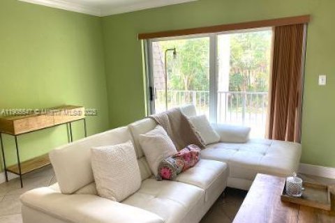 Condo in Miami, Florida, 1 bedroom  № 1956815 - photo 7