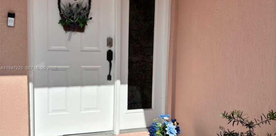 Condo à Miami, Floride, 3 chambres  № 2003491