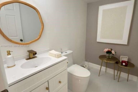Copropriété à vendre à Miami, Floride: 3 chambres, 126.35 m2 № 2003491 - photo 6