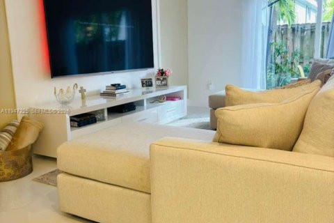 Copropriété à vendre à Miami, Floride: 3 chambres, 126.35 m2 № 2003491 - photo 10