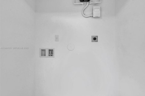 Immobilier commercial à vendre à Miami, Floride № 2032186 - photo 23