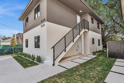 Immobilier commercial à vendre à Miami, Floride № 2032186 - photo 2