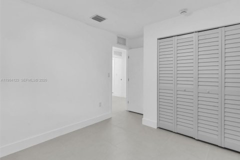 Immobilier commercial à vendre à Miami, Floride № 2032186 - photo 22